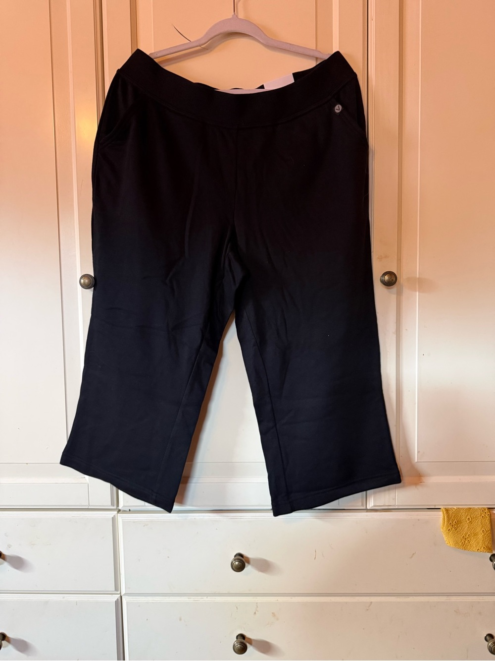 Lane Bryant Black Wide-Waist Pull-On Capri Pants